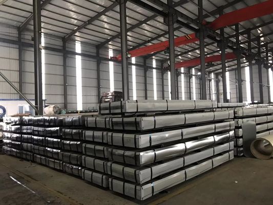 Rivestimento di zinco 30-275 g/m2 Tavola di copertura in acciaio galvanizzato corrugato di tipo trapezoidale ad alta resistenza per edifici impermeabili