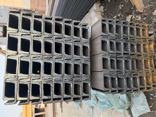 Legami H di acciaio laminato a caldo, di nuova produzione, destinati al servizio di perforazione per la lavorazione industriale