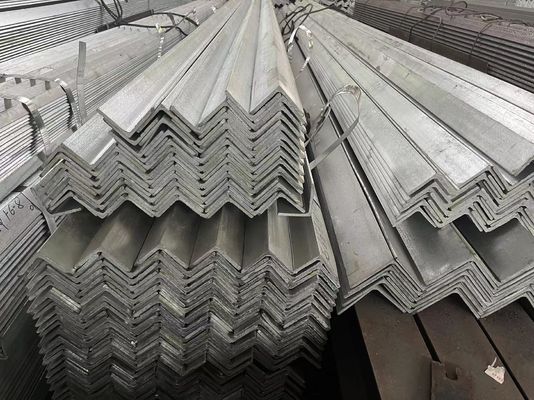 Q235 Q345 SS400 ST37-2 ST52 S235JR S275JR S355JR Q420 Q460 Angolo acciaio L forma Bar angolare di acciaio mite con grande inventario