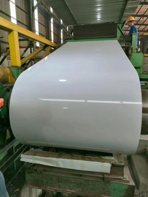 Coil di acciaio preverniciato Gl / PPGl / Coil di acciaio galvanizzato rivestito di colore con modelli personalizzabili e spessore da 0,1-1,5 mm