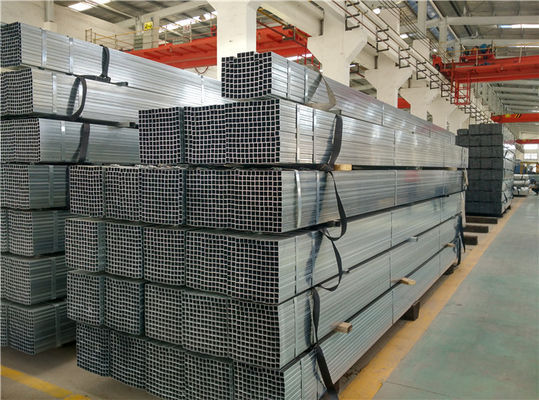 Tubi rettangolari di ferro nero di alta precisione saldatura galvanizzati quadrati di acciaio con tolleranza ± 1% e tecnica di laminatura a caldo