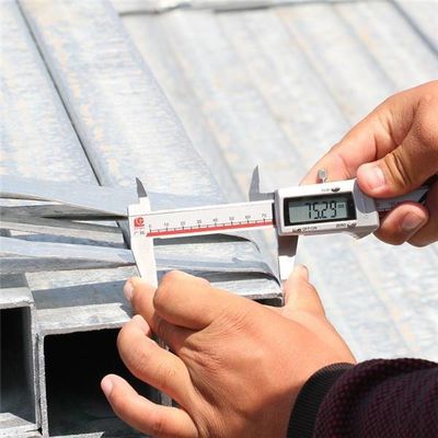 Sgombero Q235 Tubo di acciaio galvanizzato quadrato a caldo per diametri multipli Tolleranza ±1%