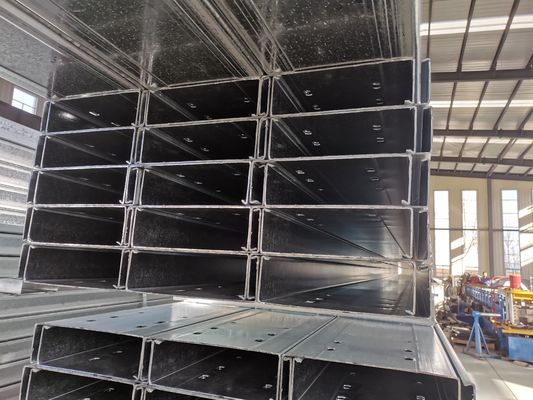 Struttura in acciaio Classe C Canali 100x50x3mm Cornice in acciaio leggero Fabbricazione di materie prime Dimensione della trave di acciaio Ferro strutturale Superficie naturale