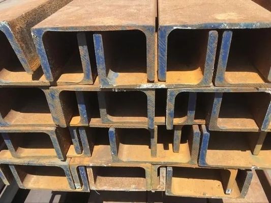 Struttura in acciaio Classe C Canali 100x50x3mm Cornice in acciaio leggero Fabbricazione di materie prime Dimensione della trave di acciaio Ferro strutturale Superficie naturale