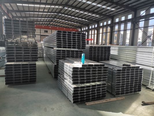 Struttura in acciaio Classe C Canali 100x50x3mm Cornice in acciaio leggero Fabbricazione di materie prime Dimensione della trave di acciaio Ferro strutturale Superficie naturale