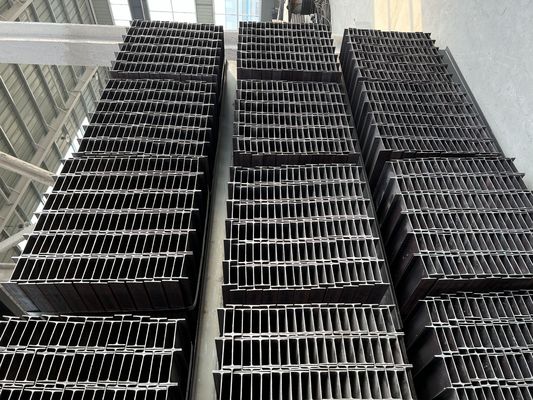 400x200x8-16mm Struttura di acciaio tecnico laminato a caldo Leghe pesanti di grado Q235 per ponti e macchinari pesanti