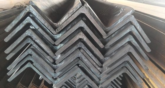 ASTM Standard Hot Rolled Ms Angel Steel Profile Mild Steel Plain Surface Angle Bar Prime Slotted Angle Iron Bar per il mercato