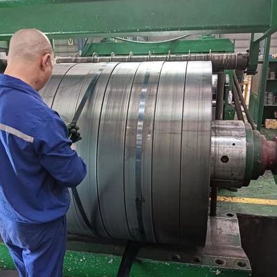 Tecnologia laminata a caldo ASTM A57 A36 Ss400 Dx51d Dx52D Q295 Q235 Medium Carbon HRC Steel Coil con servizio di taglio