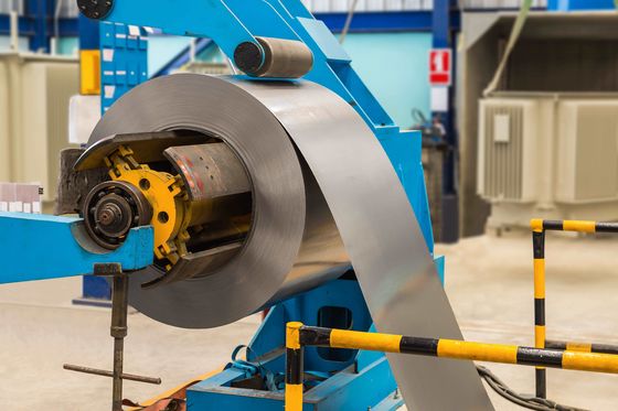 Passaggio della pelle Larghezza regolare 1000 mm Full Hard Cold Rolled Steel Coil 0,5 mm 1 mm 3 mm Spessore Alta precisione