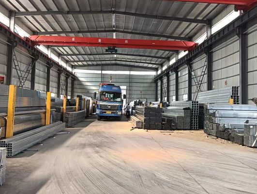 Regolare Spangle Z20 Q235 Q345 tubo quadrato galvanizzato pre-rivestito a basso tenore di carbonio per clienti campioni colore a prezzi accessibili