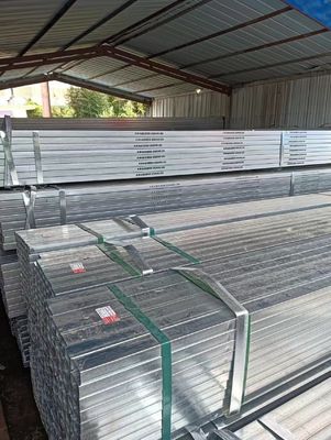 Regolare Spangle Z20 Q235 Q345 tubo quadrato galvanizzato pre-rivestito a basso tenore di carbonio per clienti campioni colore a prezzi accessibili