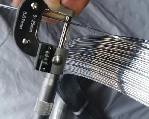 Fio di legame galvanizzato resistente alla corrosione 2,5 mm x 100 m Rulli per la costruzione Q195 Q235 Zinco galvanizzato non legato