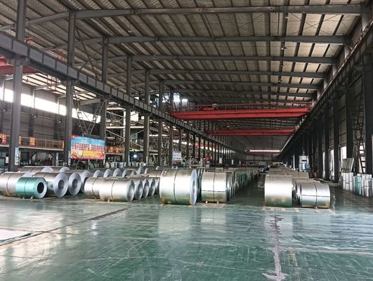 0.3-0.6mm Spessore Servizio di lavorazione di piegatura 304 grado bobina in acciaio inossidabile per le vostre esigenze