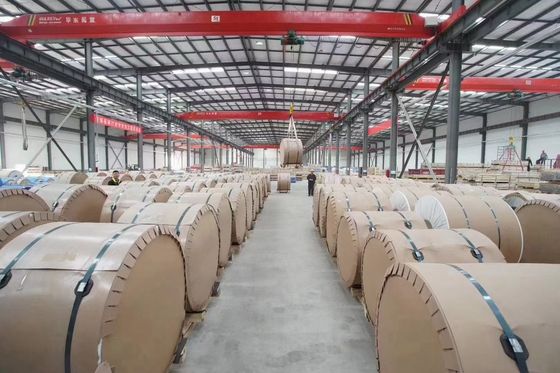 ASTM AISI JIS DIN GB Standard 8011 5754 2024 Leghe bobine di alluminio di spessore 0,6 mm-2,0 mm per la produzione industriale