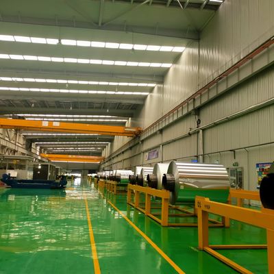 Rollo di lamiera di alluminio per la decorazione dell'industria delle costruzioni 6063 7075 3105 Serie 0,5 mm 1,2 mm Spessore