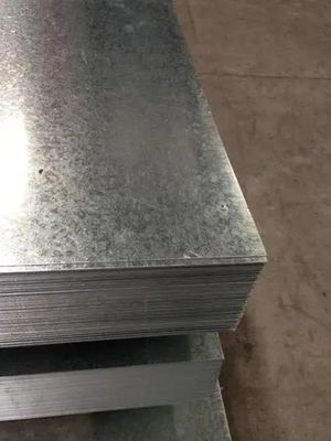 3-8 tonnellate Peso della bobina 2,5 mm 3 mm Piastra in acciaio galvanizzato 120 g ASTM A653 G235 Rivestimento del tetto Piastra GI