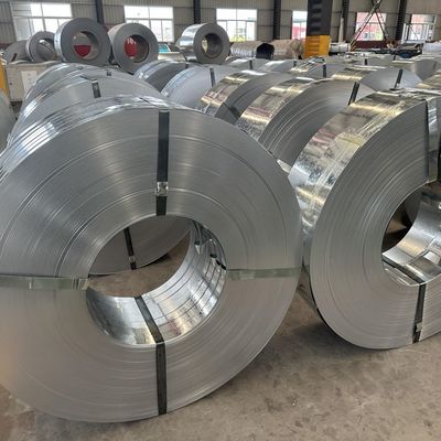 600 mm a 1500 mm di larghezza lamiera di acciaio di ferro galvanizzato in bobina Full Hard DX51D ± 1% Tolleranza 0,4 mm 0,5 mm 0,6 mm Spessore