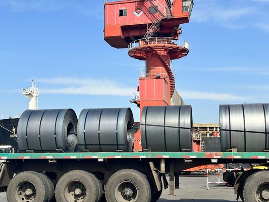 GB Standard S235jr S355jr SAE1006 Q235b SS400 Acciaio ad alto tenore di carbonio bobina di strisce di acciaio laminata a caldo 65mn per materiale da costruzione
