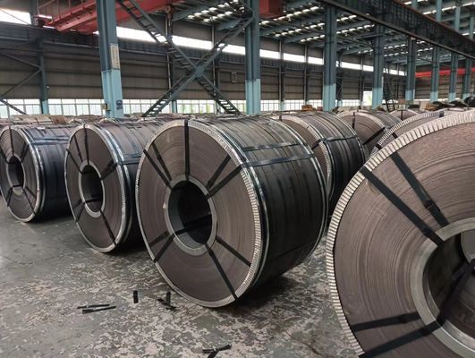 Superficie nera HRC A36 S400 SS400 S355J Q195 Q235B bobina di acciaio al carbonio per la fabbricazione e la produzione