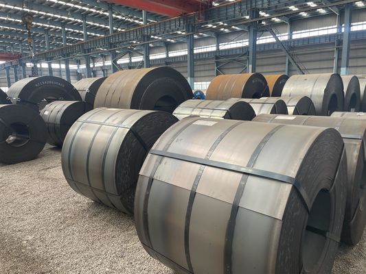 Superficie nera HRC A36 S400 SS400 S355J Q195 Q235B bobina di acciaio al carbonio per la fabbricazione e la produzione