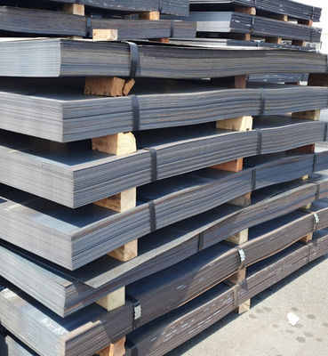 800-1500 mm di larghezza Piastre di acciaio al carbonio laminate a caldo A36 Ss400 Q235 Q355 Q345 1 mm 2 mm 3 mm di spessore per la lavorazione del decollaggio