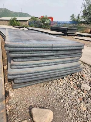 800-1500 mm di larghezza Piastre di acciaio al carbonio laminate a caldo A36 Ss400 Q235 Q355 Q345 1 mm 2 mm 3 mm di spessore per la lavorazione del decollaggio