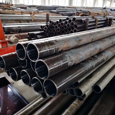 ASTM a333 Gr.6 API 5l Gr.x52 3 pollici 4 pollici tubo senza saldature in ferro nero al carbonio con fatturazione per peso effettivo e perforazione